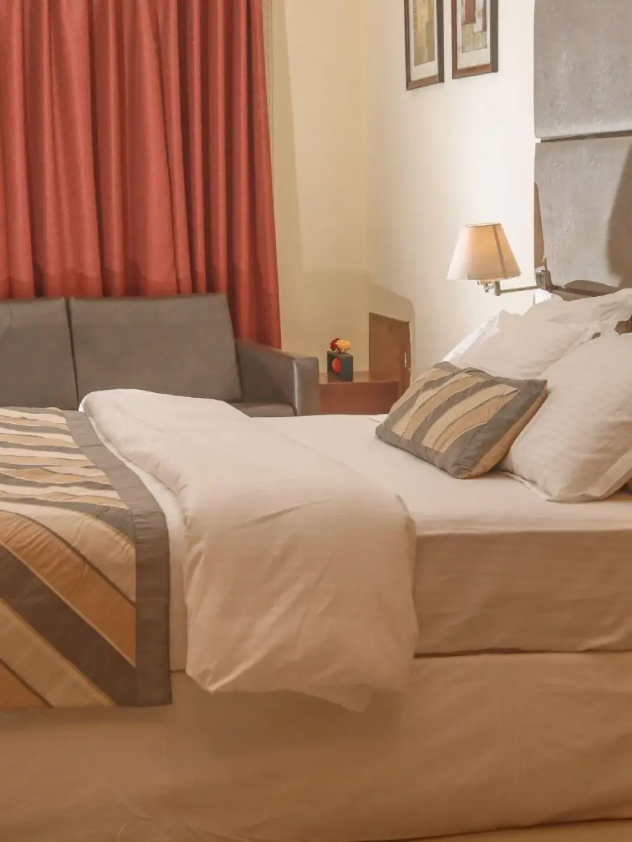 hotels near vile parle station
